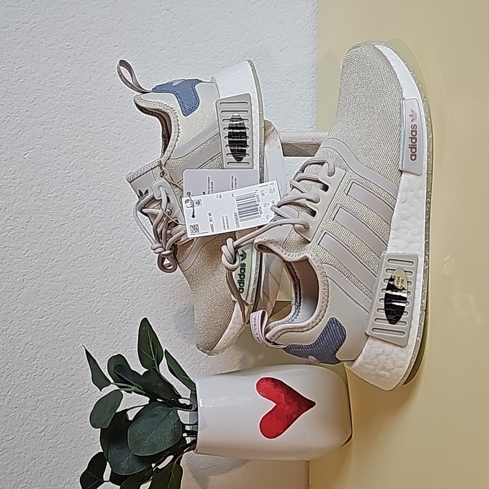 WOMEN'S ADIDAS ORIGINALS NMD R1
